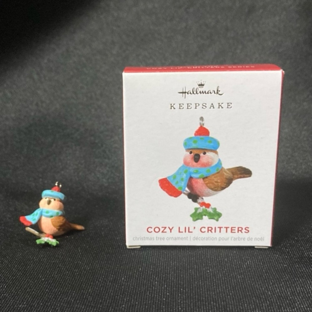 💘⭐️ 2021 Hallmark Keepsake 3rd in the Cozy Lil’ Critters Series Mini Ornament